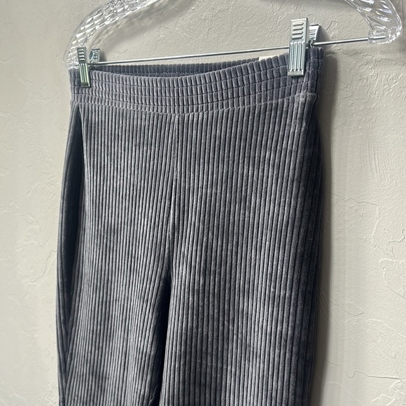 Aerie gray ribbed flare pants size small long. NWT. - Picture 4 of 13